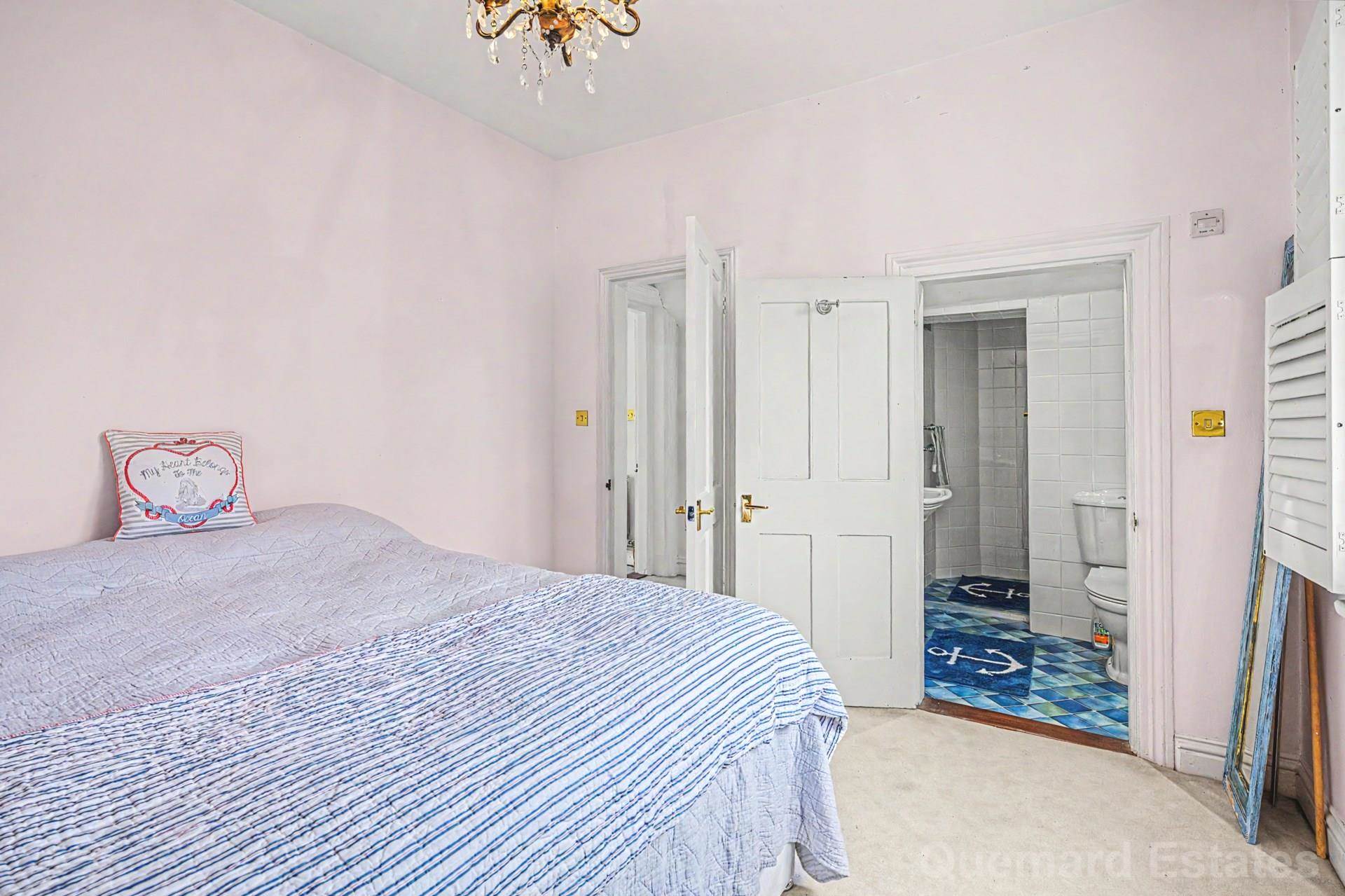 St Saviours Road, St Saviour, Image 21