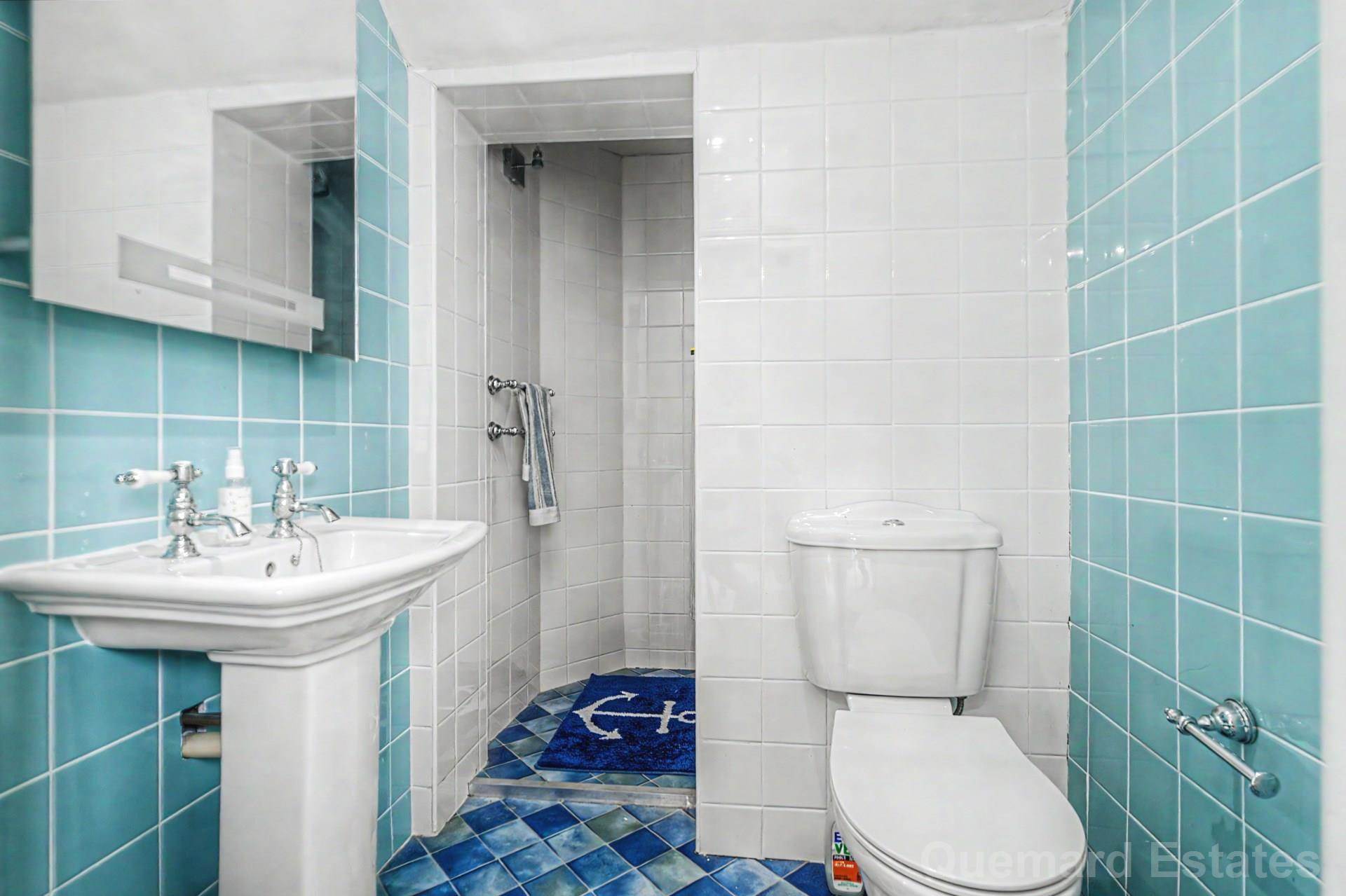 St Saviours Road, St Saviour, Image 22