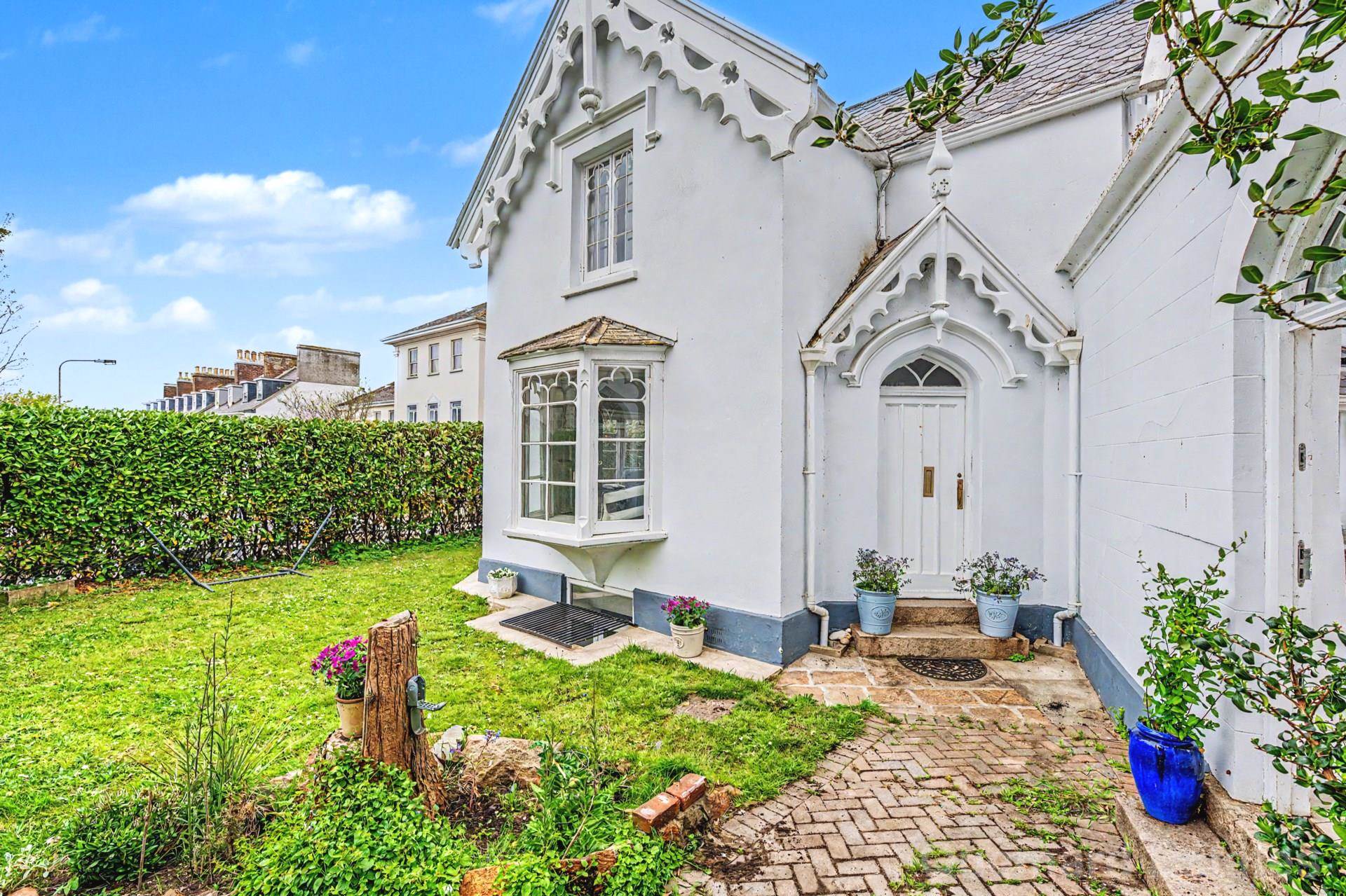 St Saviours Road, St Saviour, Image 32