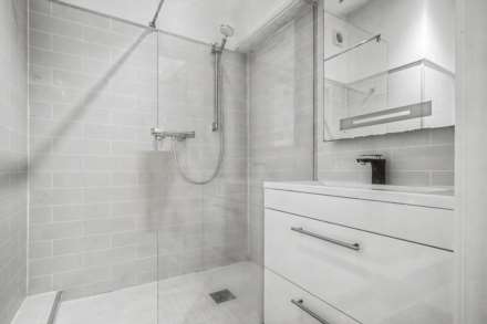 St Saviours Road, St Saviour, Image 20