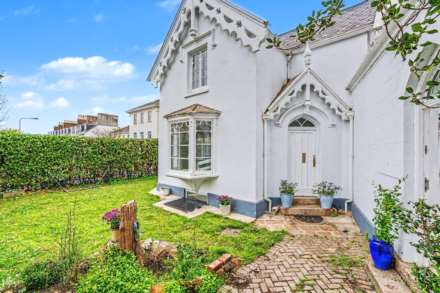 St Saviours Road, St Saviour, Image 32