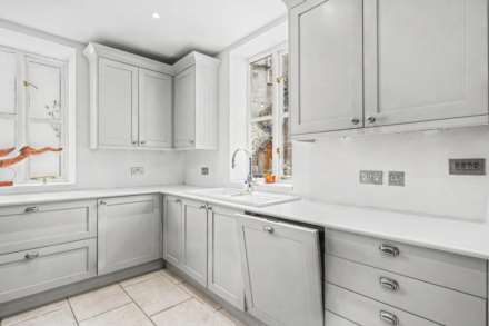 St Saviours Road, St Saviour, Image 7