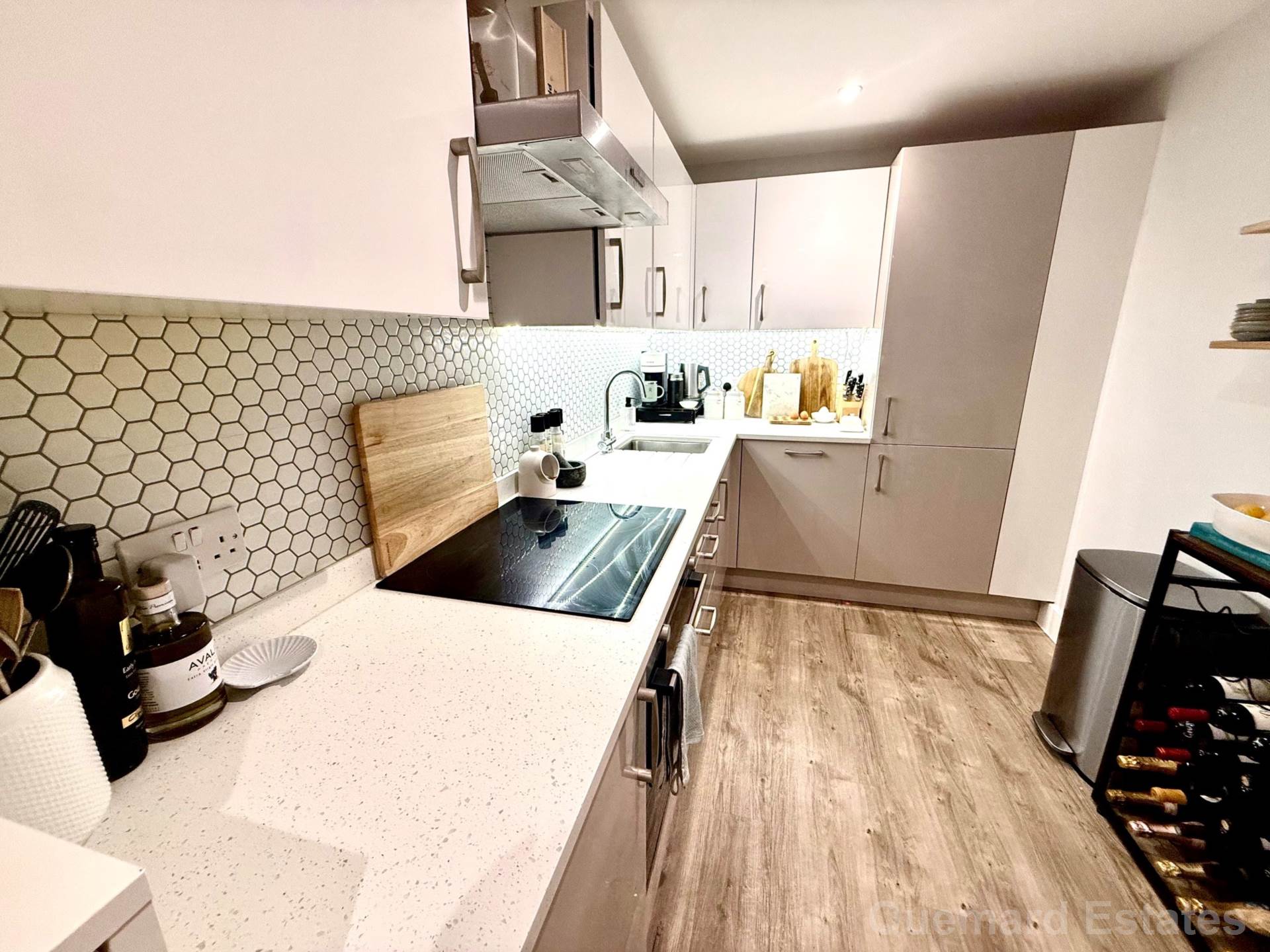 Apartment    Hemery Row,       La Motte Street, St Helier, Image 3