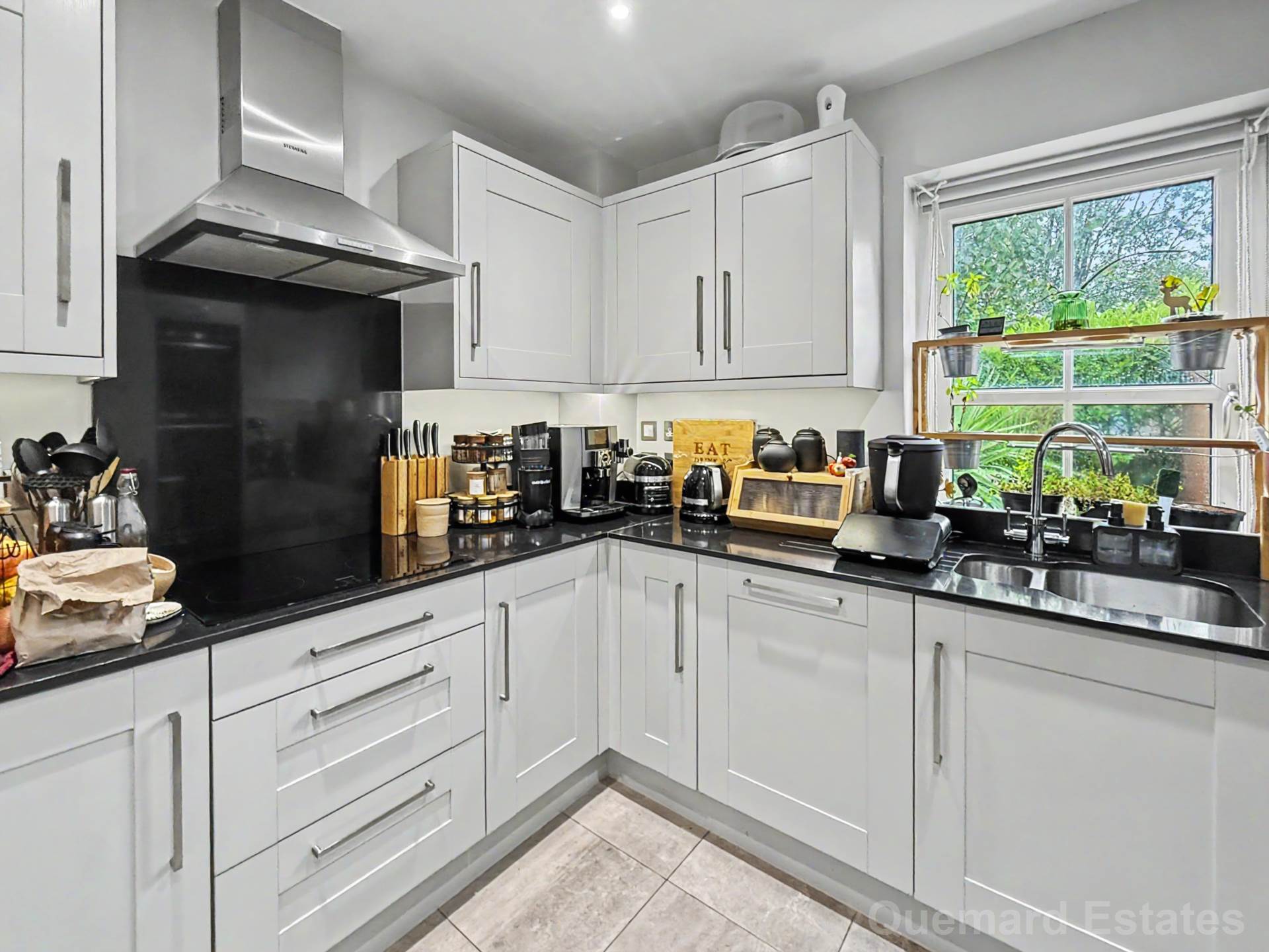 St Johns Road, St Helier, Image 7