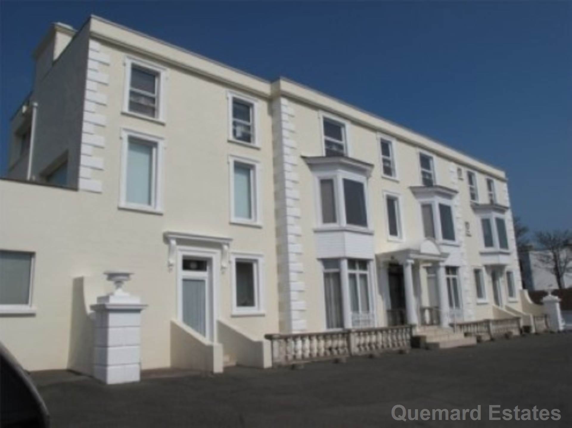 Rosemount Court, Le Mont Pinel, Image 1