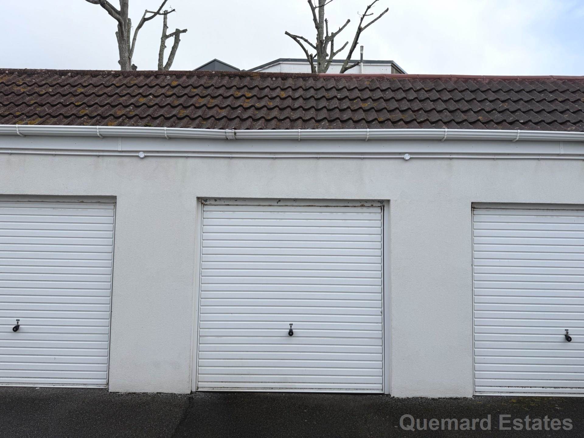 Rosemount Court, Le Mont Pinel, Image 11