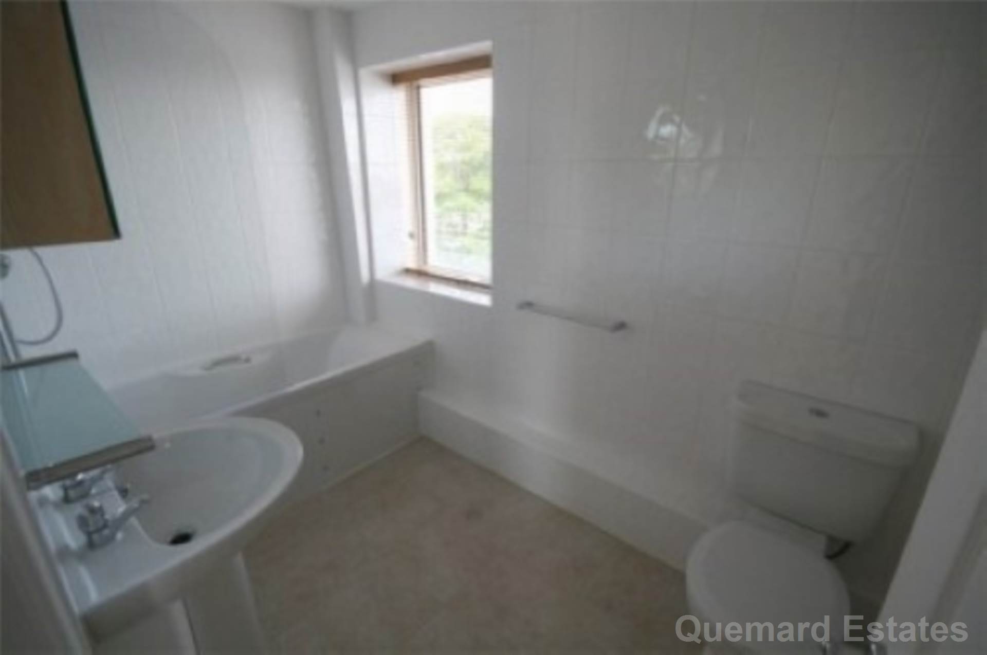 Rosemount Court, Le Mont Pinel, Image 4