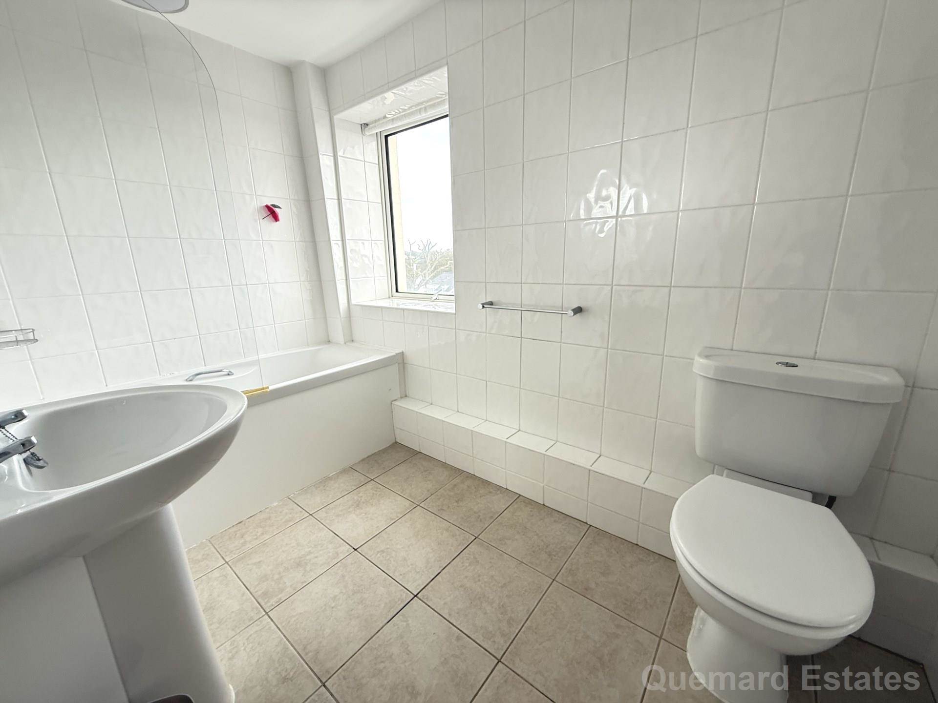 Rosemount Court, Le Mont Pinel, Image 7