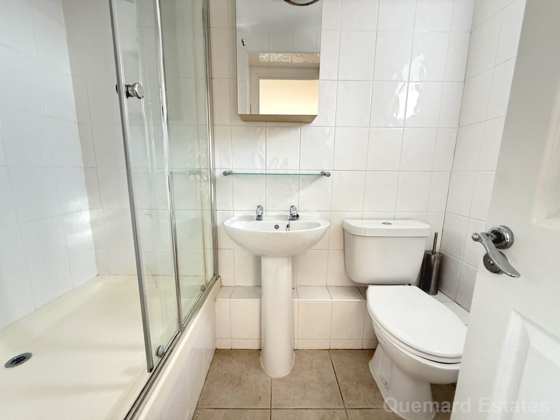 Rosemount Court, Le Mont Pinel, Image 9