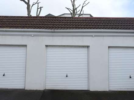 Rosemount Court, Le Mont Pinel, Image 11