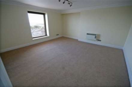 Rosemount Court, Le Mont Pinel, Image 2