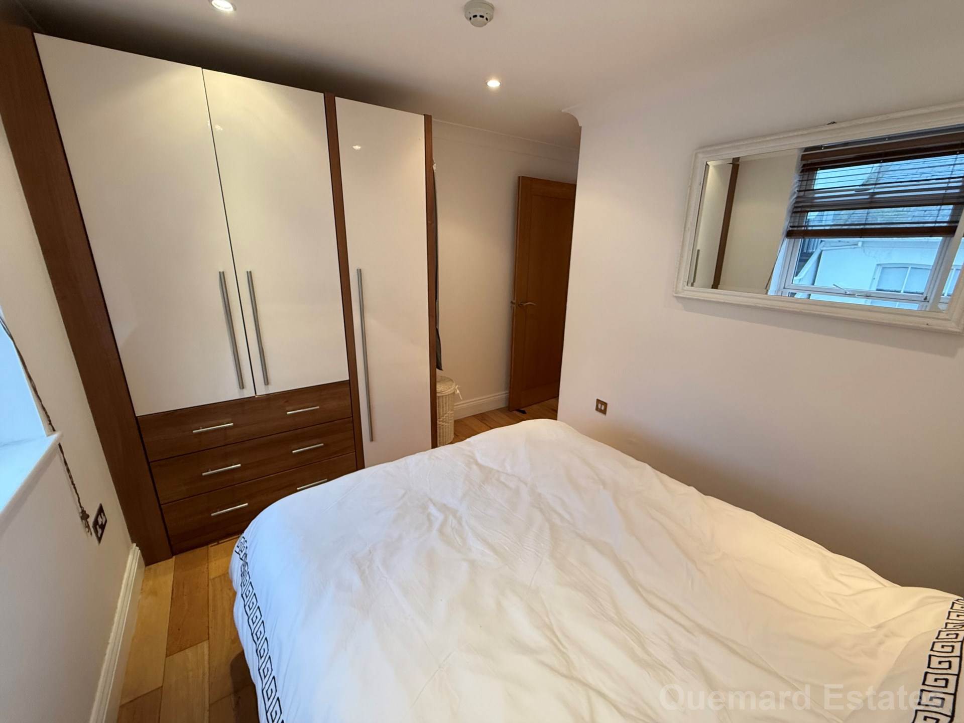 Grosvenor House Apartments,, Image 7