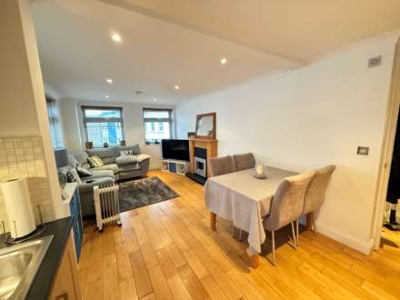 Grosvenor House Apartments,, Image 4