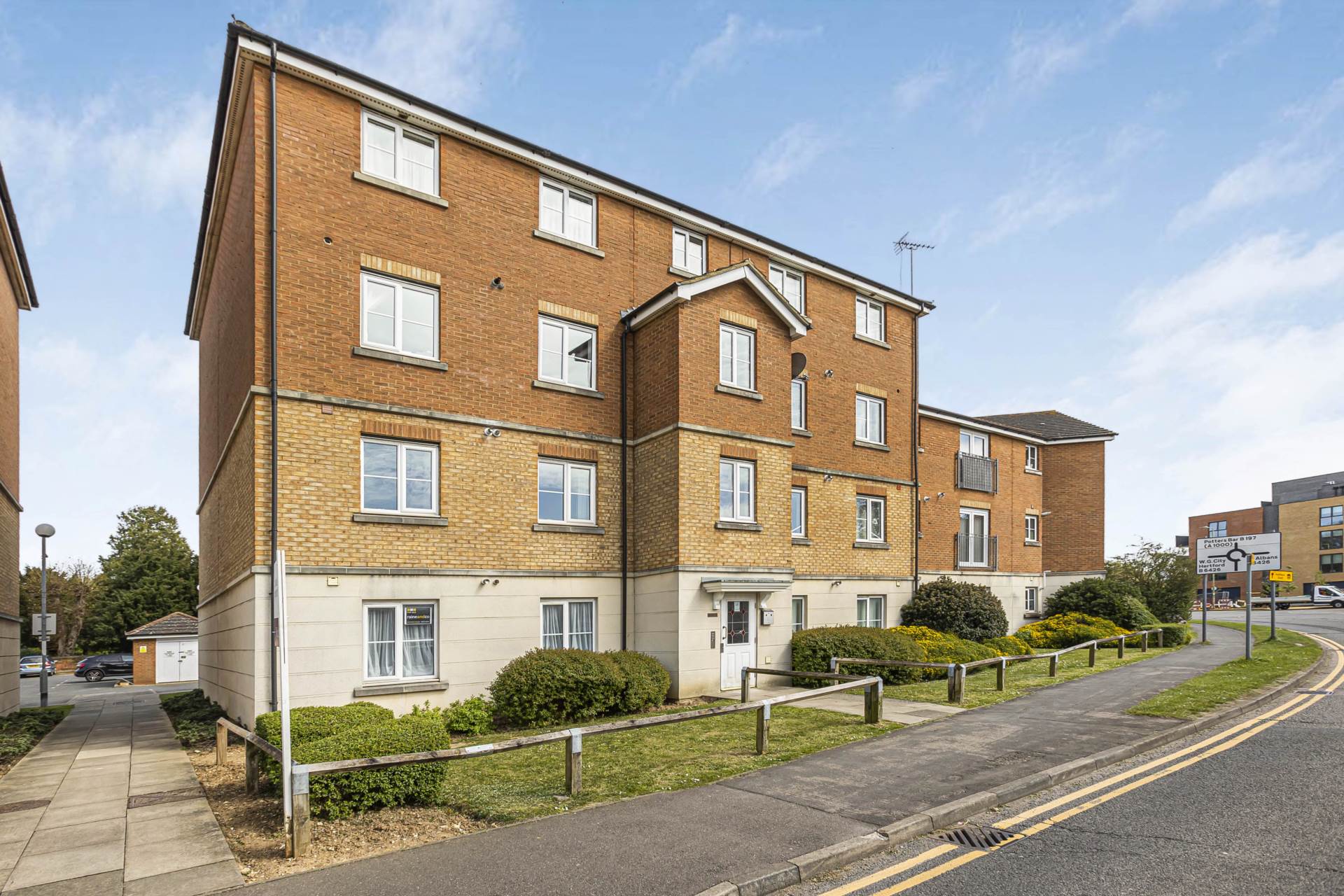 St Lukes Court, Hatfield, Image 1