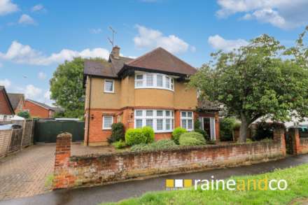 4 Bedroom Detached, Cecil Crescent, Hatfield