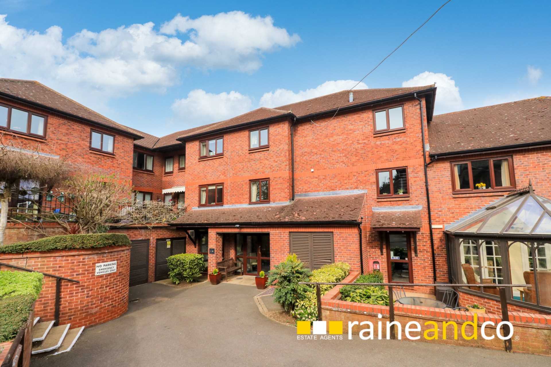 Property For Sale 5 Pond Court, The Ridgeway, Codicote SG4 8YY