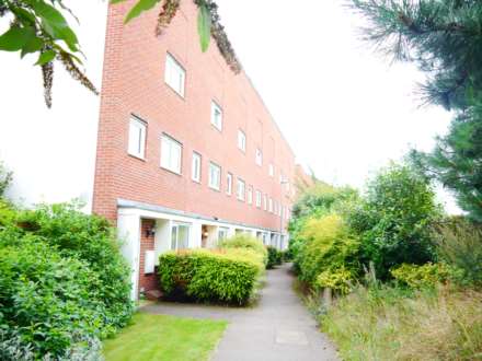 5 Bedroom House, Aviation Avenue, Hatfield
