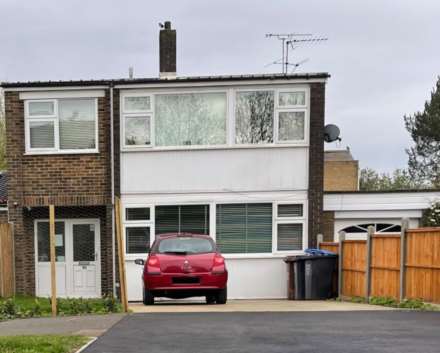 6 Bedroom Link-Detached, Bishops Rise, Hatfield