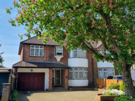 Property For Sale The Walk, Potters Bar