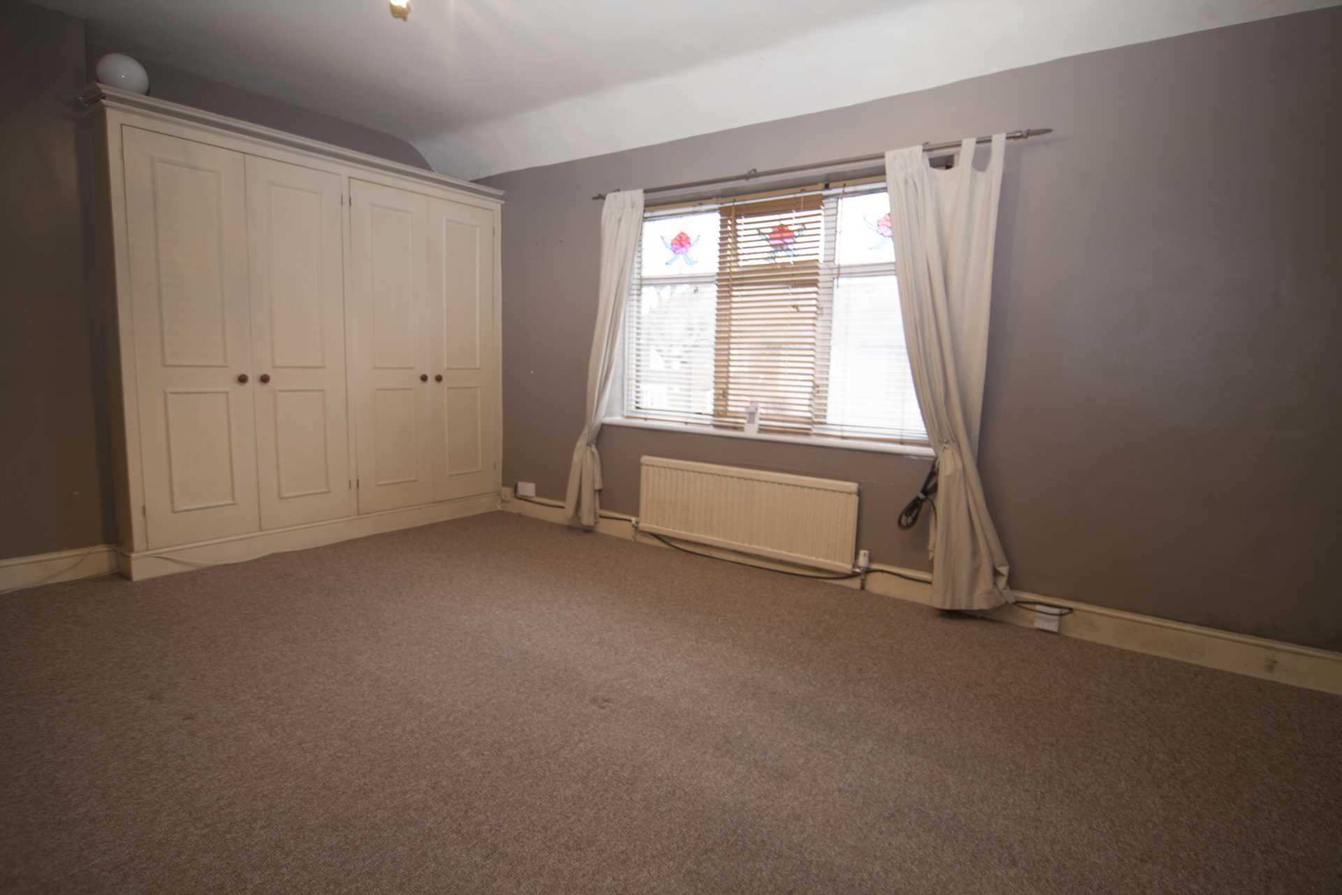 Parsloes Ave, Dagenham, Image 4