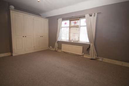 Parsloes Ave, Dagenham, Image 4