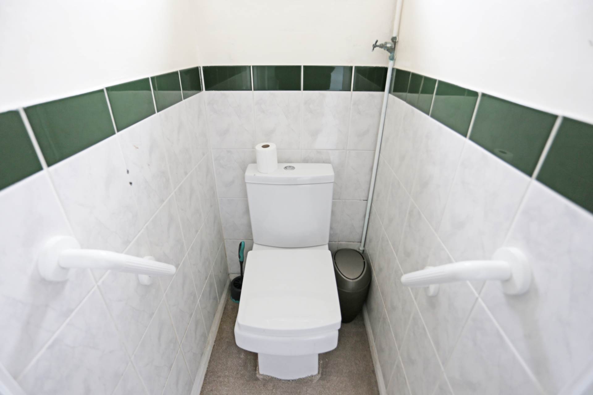 High Road, Chadwell Heath, Romford, RM6, Image 16