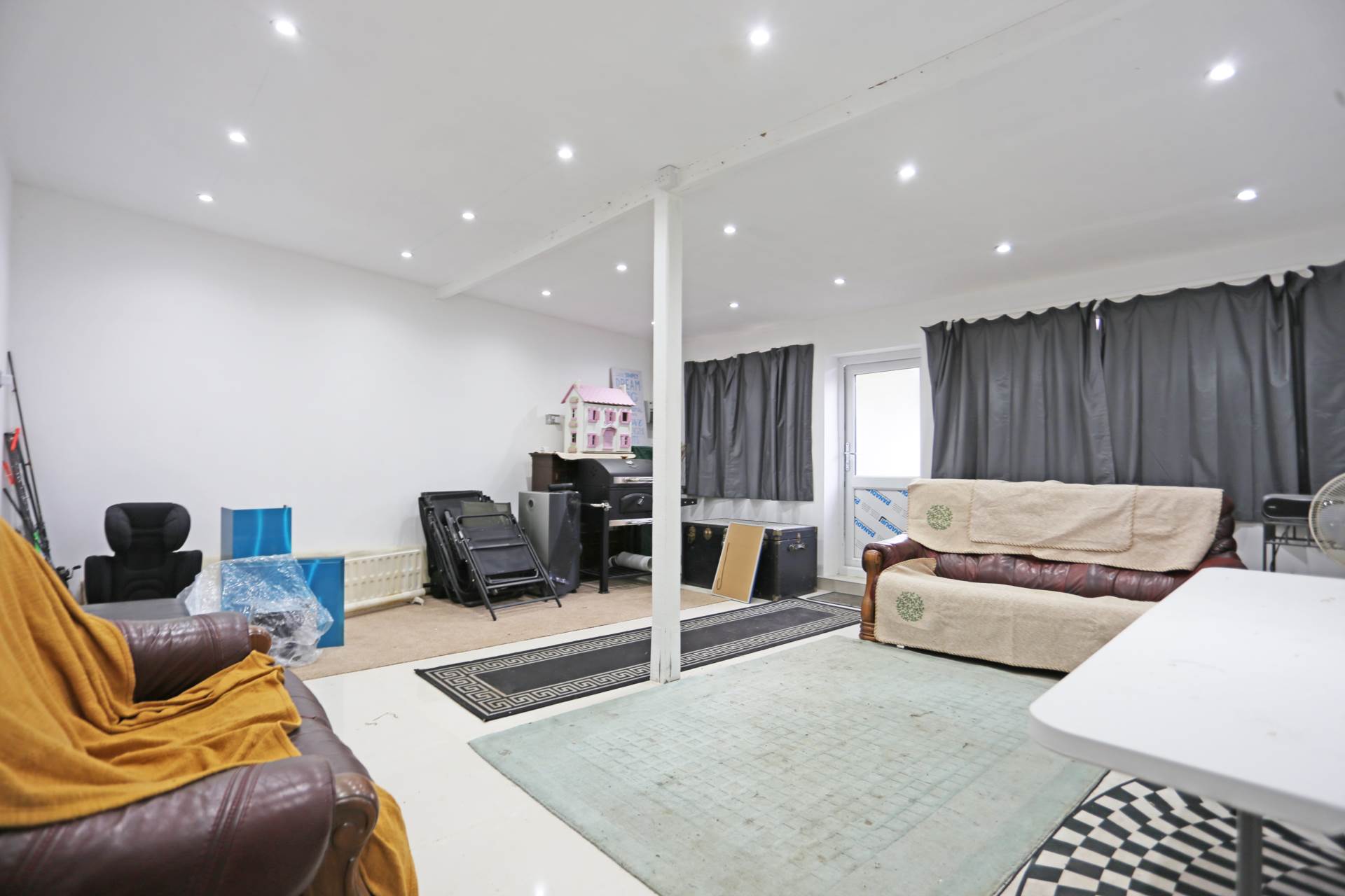 High Road, Chadwell Heath, Romford, RM6, Image 19