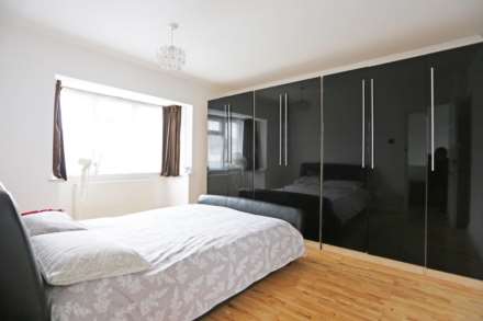 High Road, Chadwell Heath, Romford, RM6, Image 12