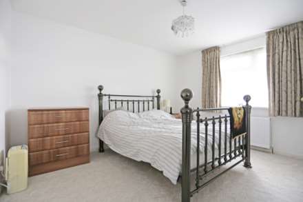 High Road, Chadwell Heath, Romford, RM6, Image 13