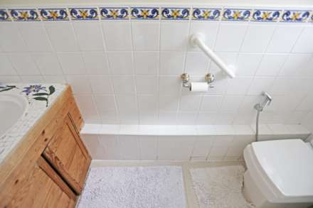 High Road, Chadwell Heath, Romford, RM6, Image 17