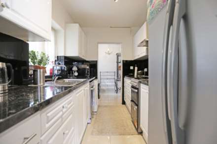 High Road, Chadwell Heath, Romford, RM6, Image 3