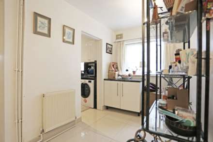 High Road, Chadwell Heath, Romford, RM6, Image 4