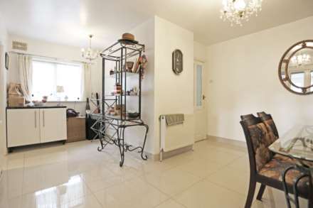 High Road, Chadwell Heath, Romford, RM6, Image 5