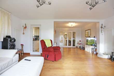 High Road, Chadwell Heath, Romford, RM6, Image 9