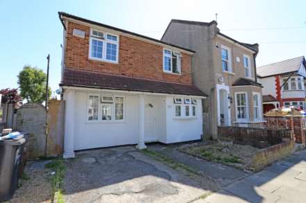 Whalebone Grove, Chadwell Heath, RM6