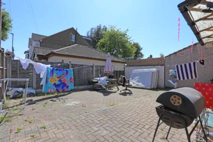 Whalebone Grove, Chadwell Heath, RM6, Image 15