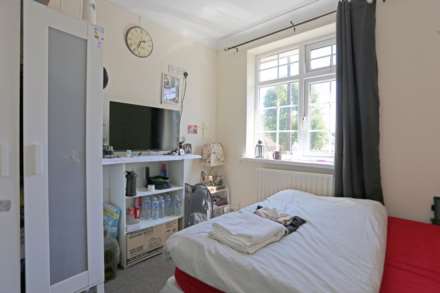 Whalebone Grove, Chadwell Heath, RM6, Image 9