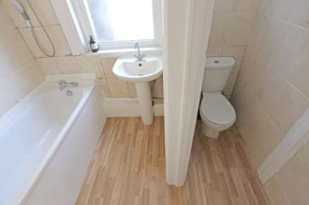 High Road, Chadwell Heath, Romford, RM6, Image 7