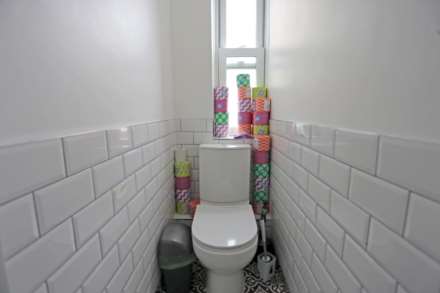 Monkbretton House, London, Image 13