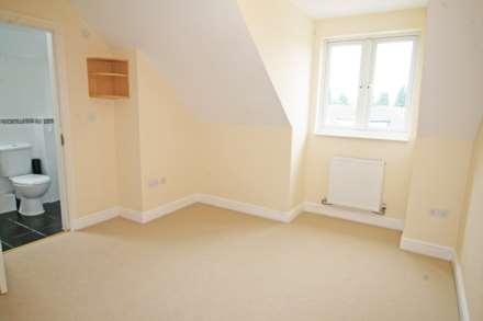 Arterial Avenue, Rainham, RM13, Image 4