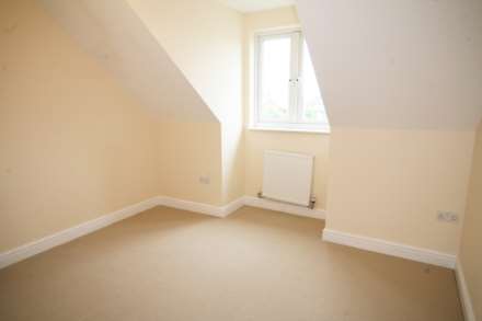 Arterial Avenue, Rainham, RM13, Image 6