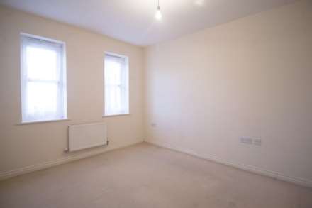 Framlingham Court, Chadwell Heath, RM6, Image 4