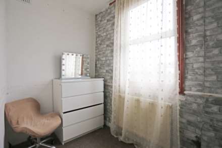 Whalebone Avenue, Chadwell Heath, Romford, RM6, Image 10