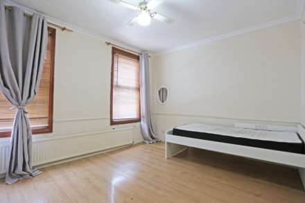 Whalebone Avenue, Chadwell Heath, Romford, RM6, Image 7