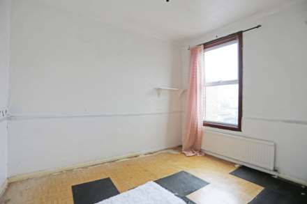 Whalebone Avenue, Chadwell Heath, Romford, RM6, Image 9