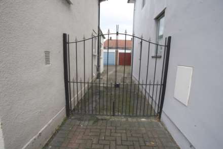 Bushgrove Road, Dagenham, RM8, Image 11