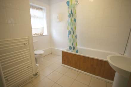 Bushgrove Road, Dagenham, RM8, Image 8