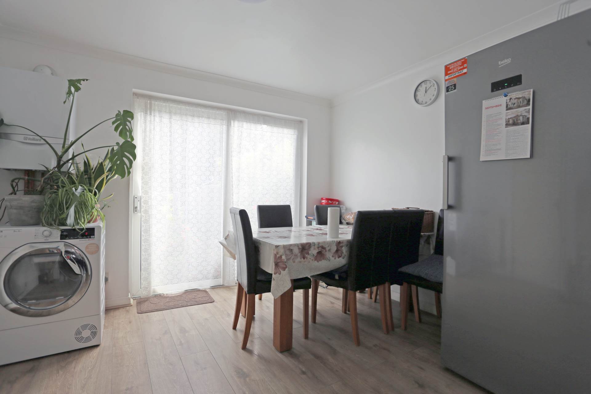 Valence Avenue, Chadwell Heath, Dagenham, Image 4