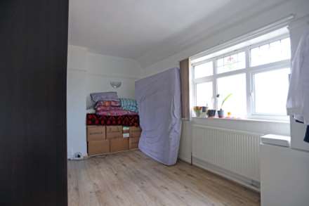 Valence Avenue, Chadwell Heath, Dagenham, Image 5