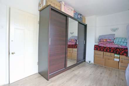 Valence Avenue, Chadwell Heath, Dagenham, Image 6